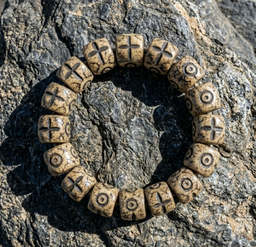 Cross-Eyed Pupa Pearl Bracelet